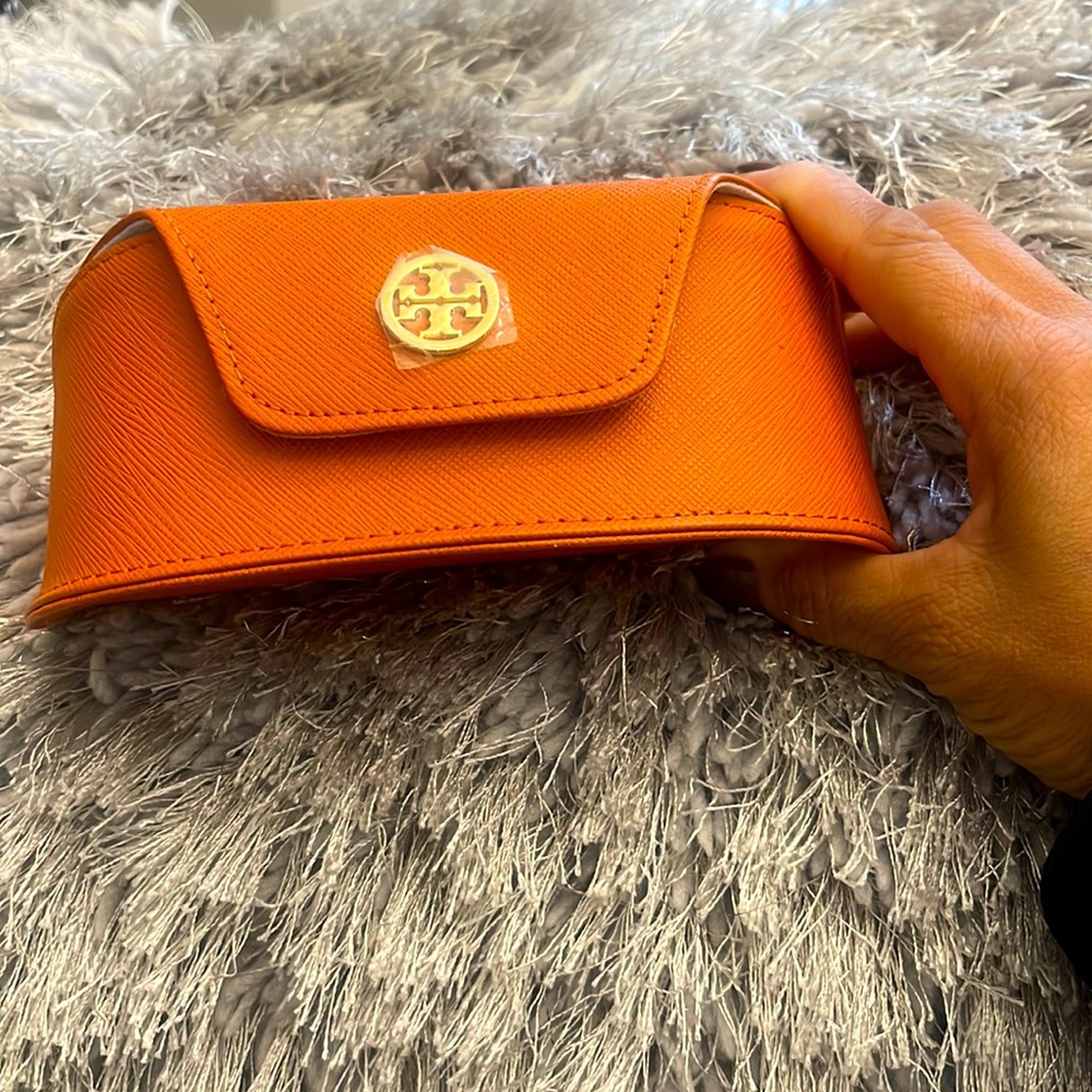 “New” Tori Burch glass/sunglasses case